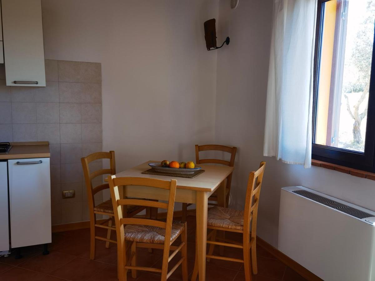 La Corte Degli Ulivi - Albergo Rurale トレズヌラーゲス エクステリア 写真