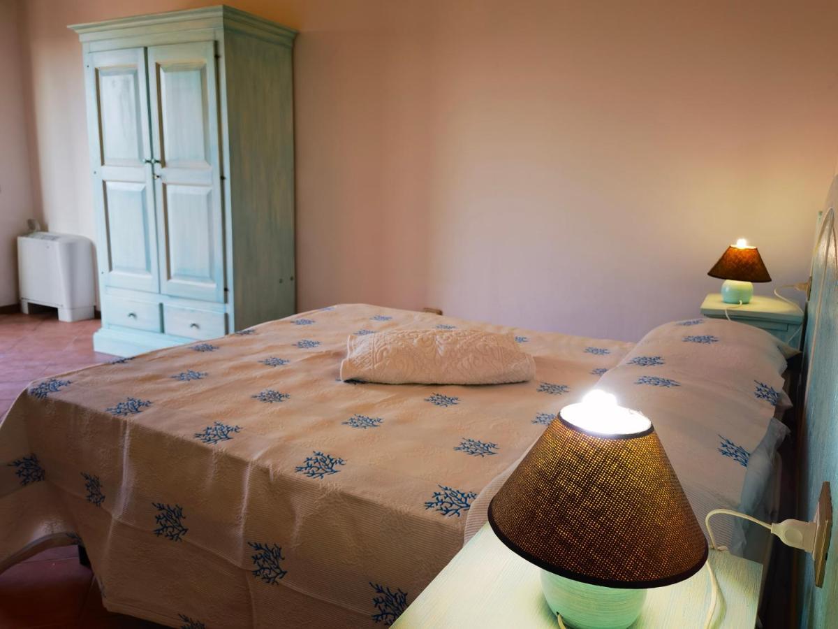 La Corte Degli Ulivi - Albergo Rurale トレズヌラーゲス エクステリア 写真