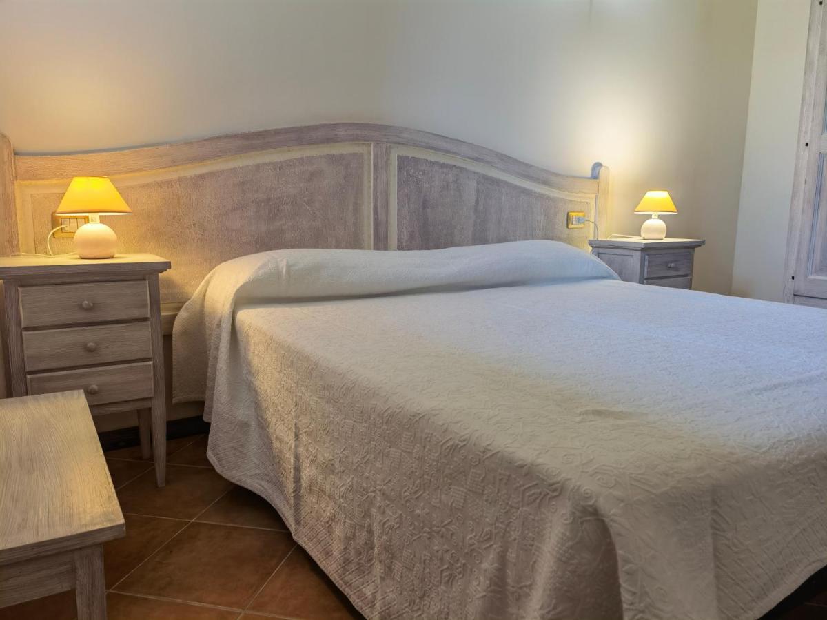 La Corte Degli Ulivi - Albergo Rurale トレズヌラーゲス エクステリア 写真