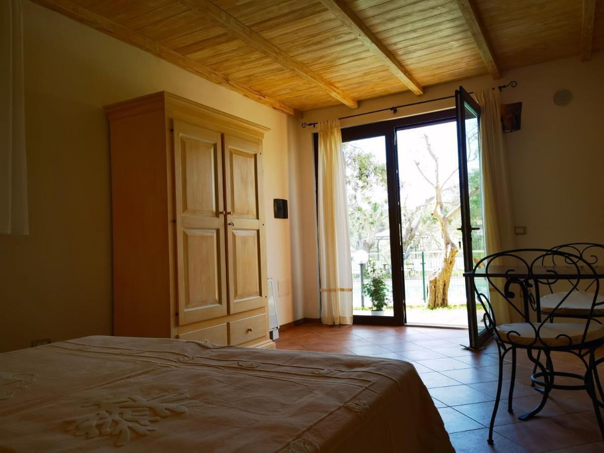 La Corte Degli Ulivi - Albergo Rurale トレズヌラーゲス エクステリア 写真